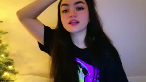 Snapshot of annatigarr chatting on 03-06-26, 02:52 meow online show from 03-06-26, 02:52