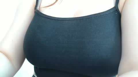 Bella online show from 05-20-26, 10:10