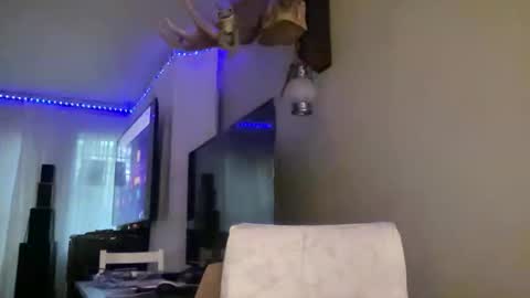 Snapshot of anneonamouse_ chatting on 05-17-26, 02:31 Anne online show from 05-17-26, 02:31