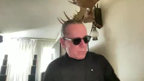 Snapshot of anneonamouse_ chatting on 05-18-26, 11:54 Anne online show from 05-18-26, 11:54