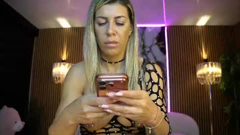 Snapshot of anneswhite chatting on 06-15-26, 04:58 Ana online show from 06-15-26, 04:58