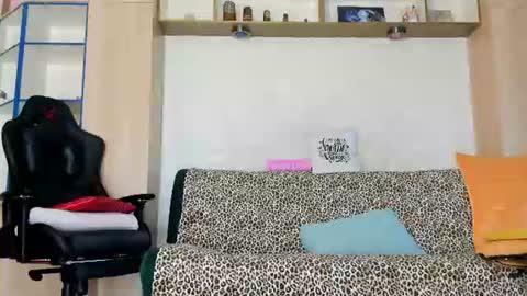 Snapshot of anngray1 chatting on 07-28-26, 04:39 anngray1 online show from 07-28-26, 04:39