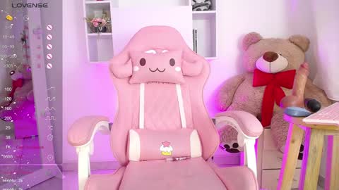 Snapshot of anni99_ chatting on 12-12-24, 04:32 Anni online show from 12-12-24, 04:32