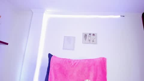 Snapshot of annie_sweet6 chatting on 04-08-26, 02:17 Annie online show from 04-08-26, 02:17