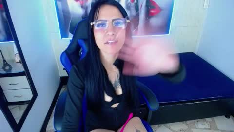 Snapshot of anniee_x chatting on 01-17-26, 01:38 Anniee online show from 01-17-26, 01:38