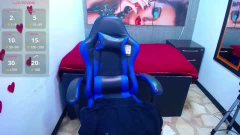 Snapshot of anniee_x chatting on 02-17-26, 12:45 Anniee online show from 02-17-26, 12:45