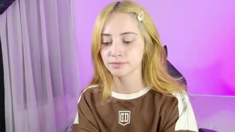 Snapshot of anniemora_ chatting on 04-29-26, 02:59 Annie online show from 04-29-26, 02:59
