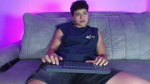 Snapshot of antonella_cruz02 chatting on 07-25-26, 10:51 anto ford02 online show from 07-25-26, 10:51