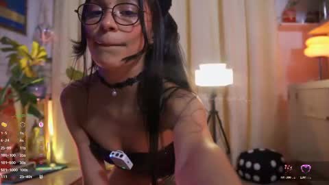 Snapshot of antonella_maitt chatting on 06-21-26, 12:24 Nell. online show from 06-21-26, 12:24