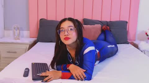 Antonella online show from 04-07-26, 12:00