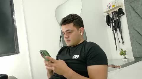 antonellarossi_os online show from 06-17-26, 01:52