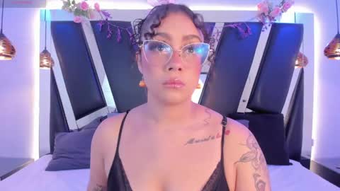 A N T O N E L L E  online show from 05-05-26, 11:29