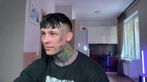 Tom online show from 04-10-26, 06:51