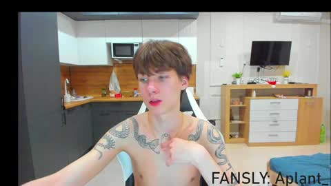 Snapshot of aplant_ chatting on 04-08-26, 07:03 aplant_ online show from 04-08-26, 07:03