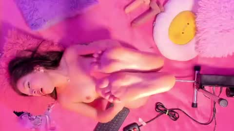 Snapshot of apple_of_pleasure chatting on 07-11-26, 09:27 Lily online show from 07-11-26, 09:27