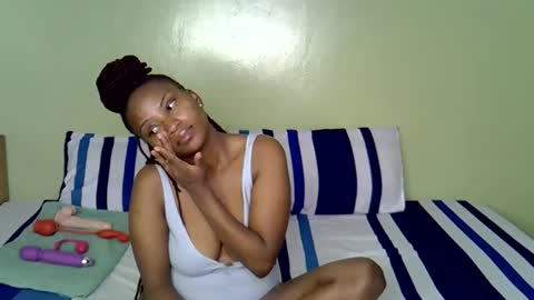 Apple queen online show from 04-14-26, 02:17