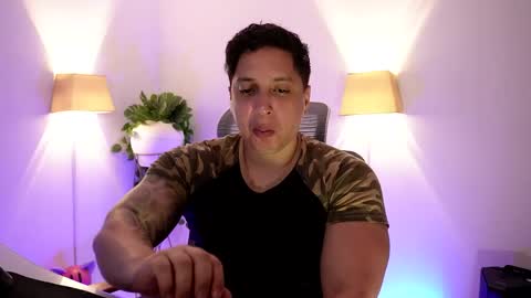 Snapshot of appolo_allen chatting on 04-30-26, 04:08 insta appolo master online show from 04-30-26, 04:08