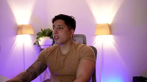 Snapshot of appolo_allen chatting on 05-18-26, 01:02 insta appolo master online show from 05-18-26, 01:02