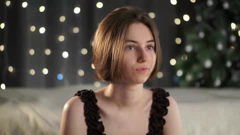 Snapshot of approche_toi_petite chatting on 01-07-26, 12:18 Meghan online show from 01-07-26, 12:18