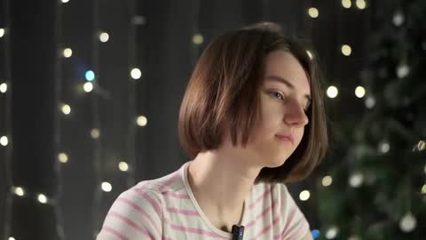 Snapshot of approche_toi_petite chatting on 01-09-26, 12:41 Meghan online show from 01-09-26, 12:41