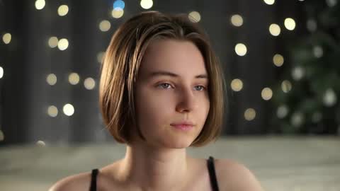 Snapshot of approche_toi_petite chatting on 01-10-26, 12:40 Meghan online show from 01-10-26, 12:40