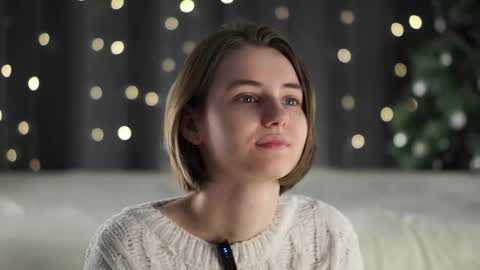 Snapshot of approche_toi_petite chatting on 01-13-26, 12:32 Meghan online show from 01-13-26, 12:32