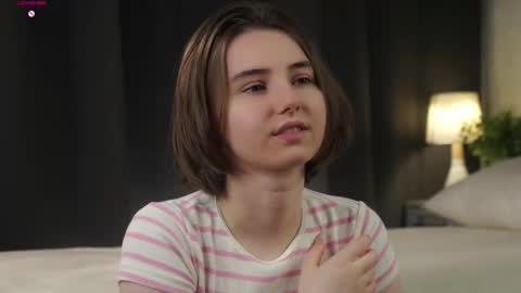 Snapshot of approche_toi_petite chatting on 02-13-26, 01:51 Meghan online show from 02-13-26, 01:51