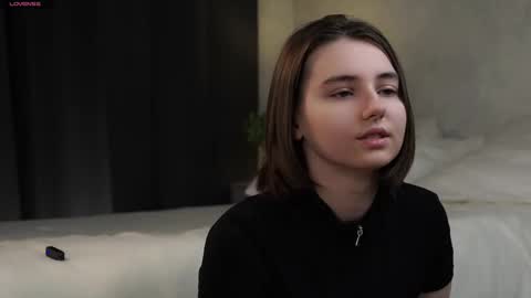 Snapshot of approche_toi_petite chatting on 03-12-26, 01:50 Meghan online show from 03-12-26, 01:50