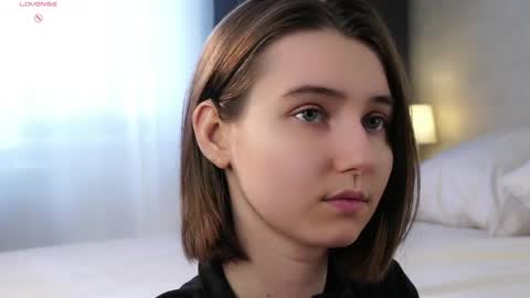 Snapshot of approche_toi_petite chatting on 04-05-26, 09:39 Meghan online show from 04-05-26, 09:39