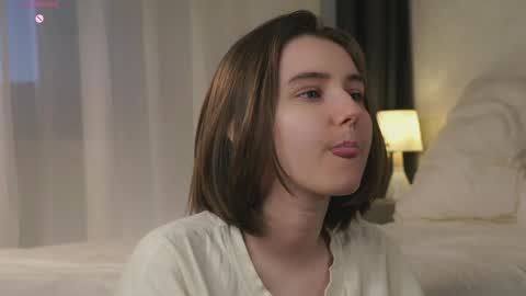 Snapshot of approche_toi_petite chatting on 04-07-26, 12:49 Meghan online show from 04-07-26, 12:49