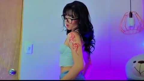 Snapshot of april_bennett chatting on 06-10-26, 12:04 online show from 06-10-26, 12:04
