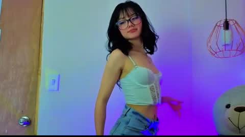 Snapshot of april_bennett chatting on 07-03-26, 12:44 online show from 07-03-26, 12:44