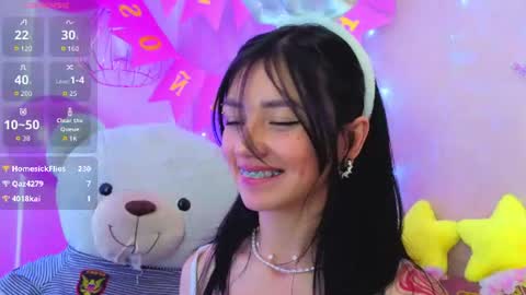 Snapshot of april_bennett chatting on 07-06-26, 03:03 online show from 07-06-26, 03:03