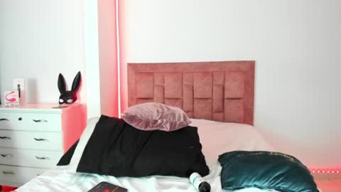 april collinsxx online show from 05-15-26, 11:01