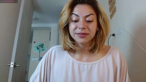 Snapshot of april_dumont5 chatting on 07-06-26, 11:18 April Dumont online show from 07-06-26, 11:18