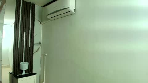 aprillross online show from 12-22-25, 11:51