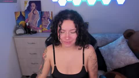 aqua emilly online show from 05-28-26, 11:46