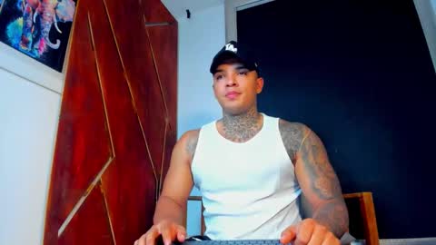 Snapshot of aquiles_elpapi chatting on 11-16-25, 10:48 AquilesElpapi online show from 11-16-25, 10:48