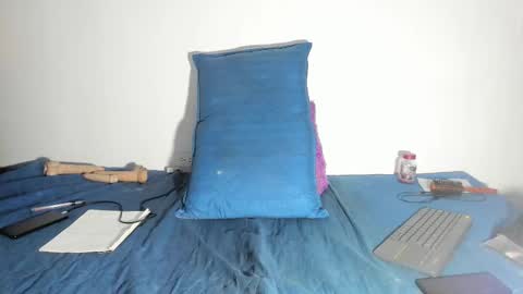 Arantza Hill online show from 10-24-25, 10:06