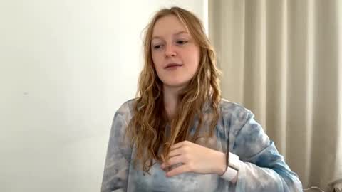Snapshot of ardellleclair chatting on 06-24-26, 05:06 Ariana online show from 06-24-26, 05:06