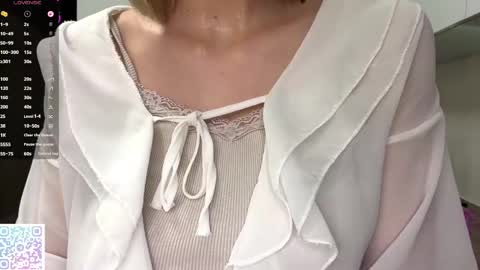 Caroline online show from 05-20-26, 03:29