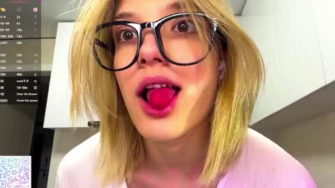 Caroline online show from 05-31-26, 06:09