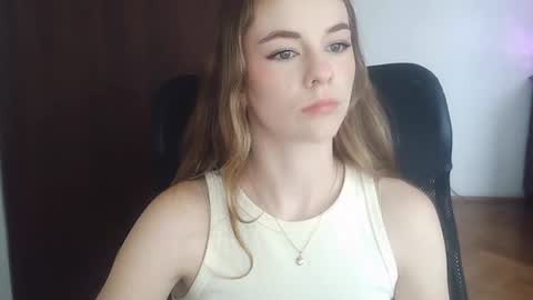 AriaCreazy online show from 06-18-26, 09:25