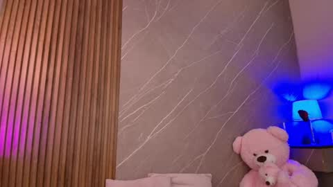 Ariana online show from 05-19-26, 12:00