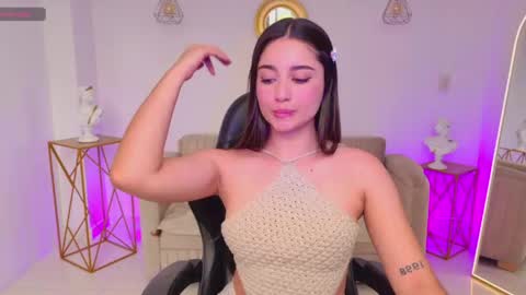 Snapshot of ariana_monroe01 chatting on 05-22-26, 04:12 Ariana online show from 05-22-26, 04:12