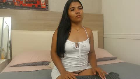 Snapshot of ariana_rivera1 chatting on 04-11-26, 01:26 Ariana online show from 04-11-26, 01:26