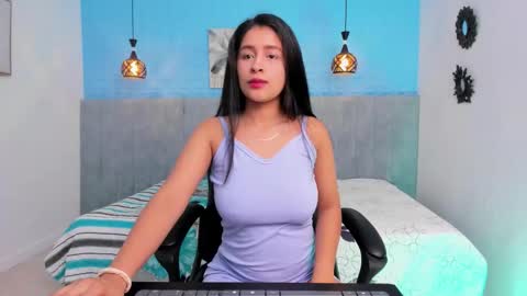 Ariana online show from 12-23-25, 10:35