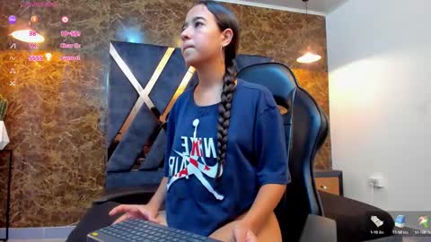 Snapshot of arianabrowwn chatting on 09-24-25, 05:49 ARIANA online show from 09-24-25, 05:49