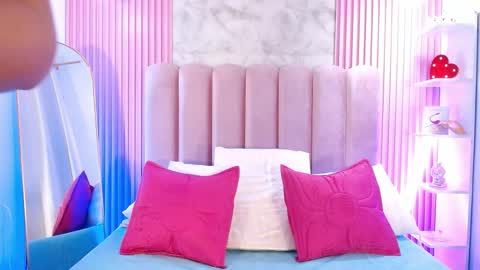 ArianaRougee online show from 05-05-26, 11:29