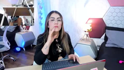 aria online show from 05-23-26, 04:44
